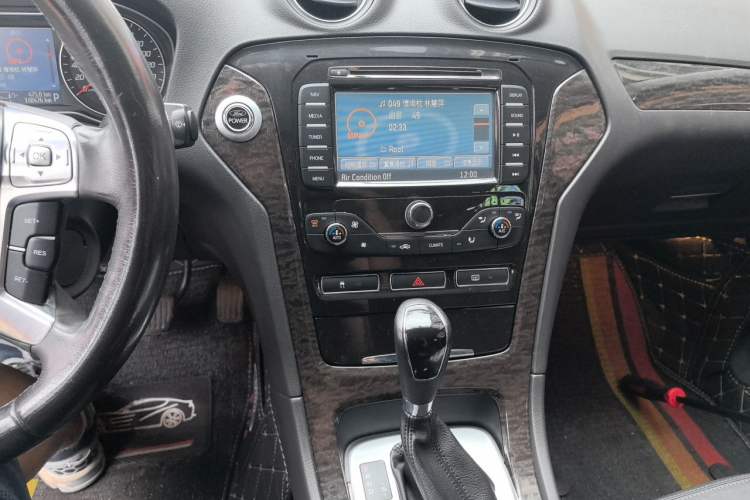 Used Ford Mondeo 2011 2.0L GTDi 200 Luxury Edition Audio And AC Panel
