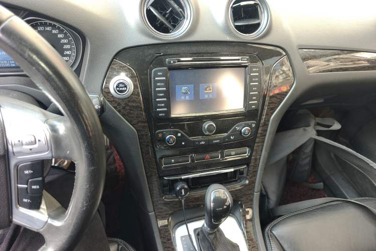 Used Ford Mondeo 2011 2.0L GTDi 200 Luxury Edition Audio And AC Panel