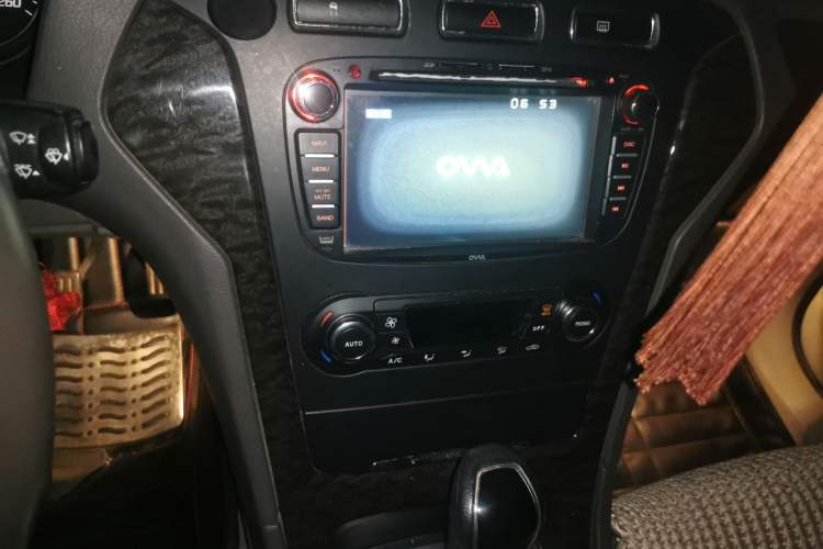 Used Ford Mondeo 2011 2.0L GTDi 200 Fashion Edition Audio And AC Panel