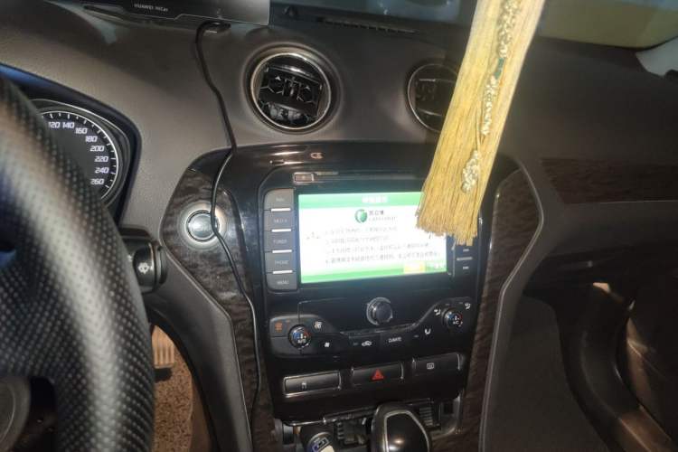 Used Ford Mondeo 2011 2.0L GTDi 200 Luxury Edition Audio And AC Panel