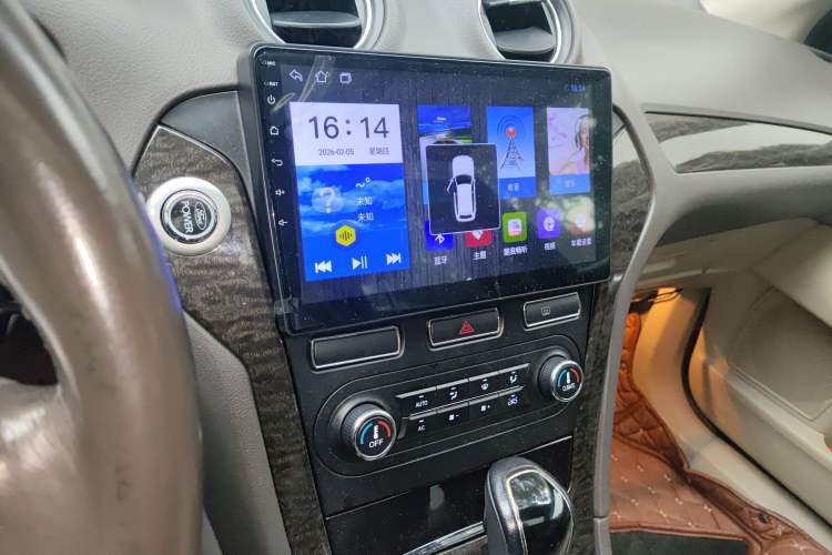 Used Ford Mondeo 2011 2.3L Luxury Model Audio And AC Panel
