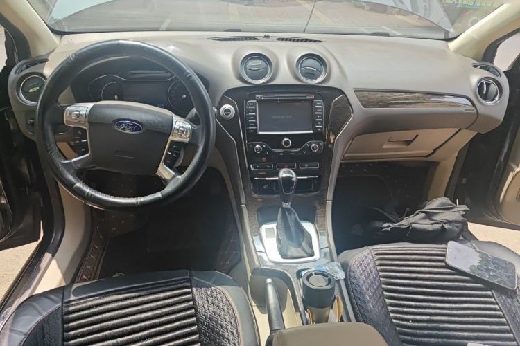 Used Ford Mondeo 2011 2.0L GTDi240 Ultimate Edition Center Console