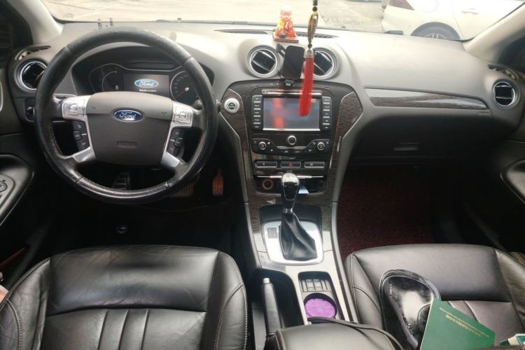 Used Ford Mondeo 2011 2.0L GTDi 200 Luxury Edition Center Console