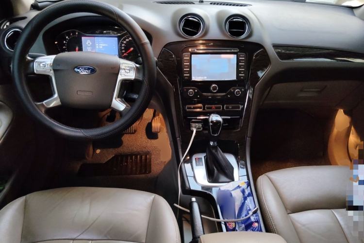 Used Ford Mondeo 2011 2.0L GTDi 200 Fashion Edition Center Console