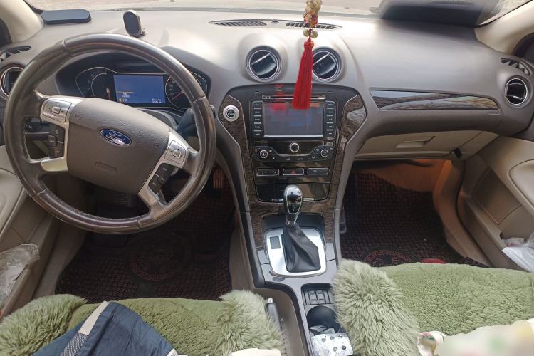 Used Ford Mondeo 2011 2.0L GTDi240 Ultimate Edition Center Console
