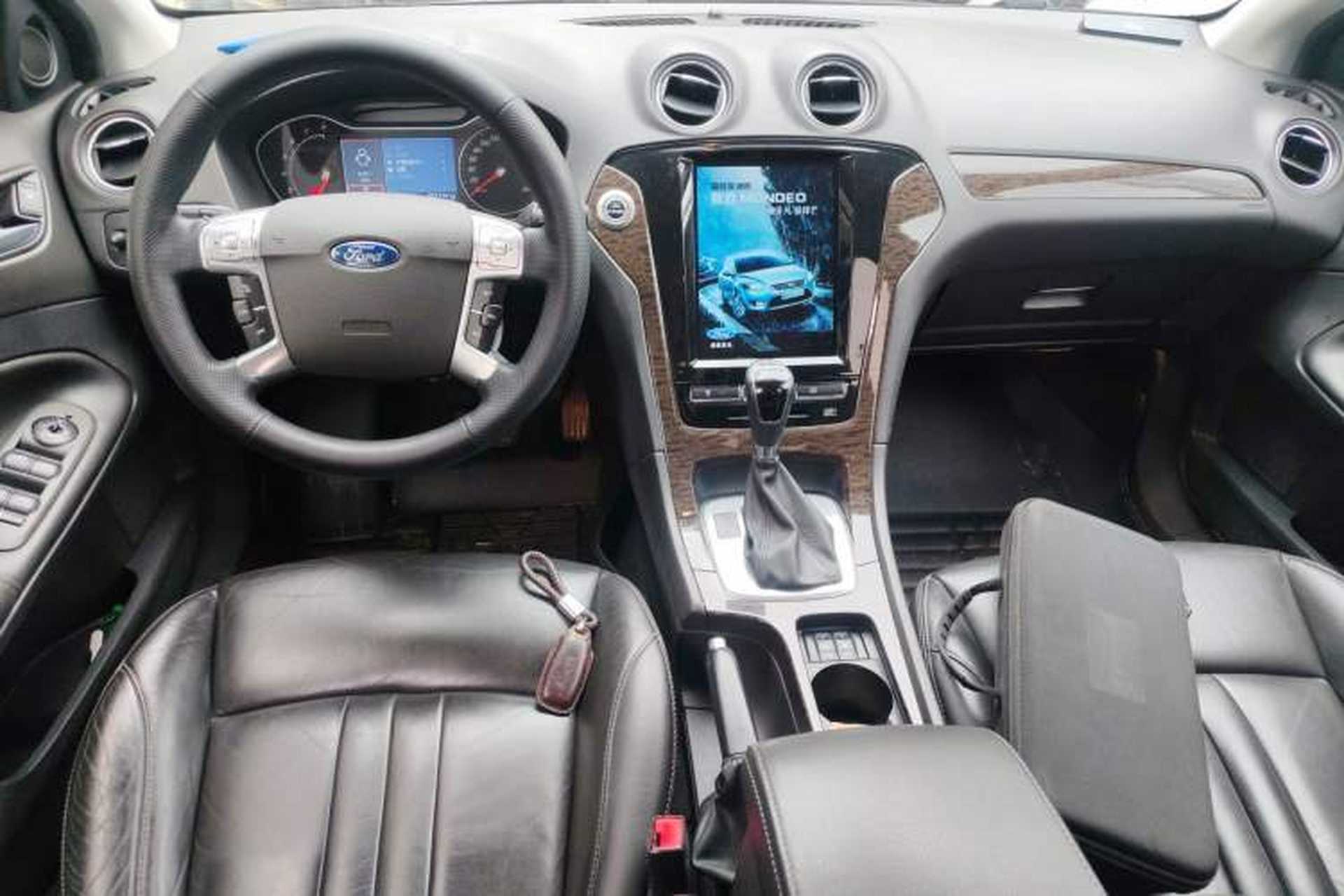 Used Ford Mondeo 2011 2.0L GTDi 200 Luxury Edition Center Console