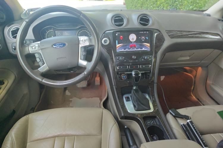 Used Ford Mondeo 2011 2.0L GTDi 200 Luxury Edition Center Console