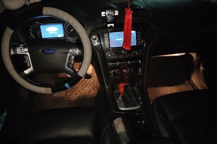 Used Ford Mondeo 2011 2.0L GTDi 200 Luxury Edition Center Console