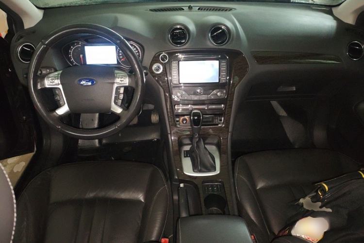 Used Ford Mondeo 2011 2.0L GTDi 200 Luxury Edition Center Console