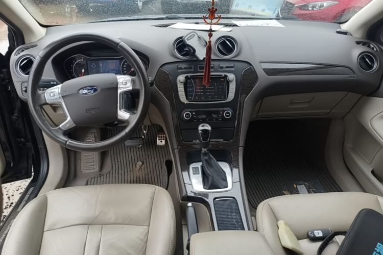 Used Ford Mondeo 2011 2.0L GTDi 200 Fashion Edition Center Console