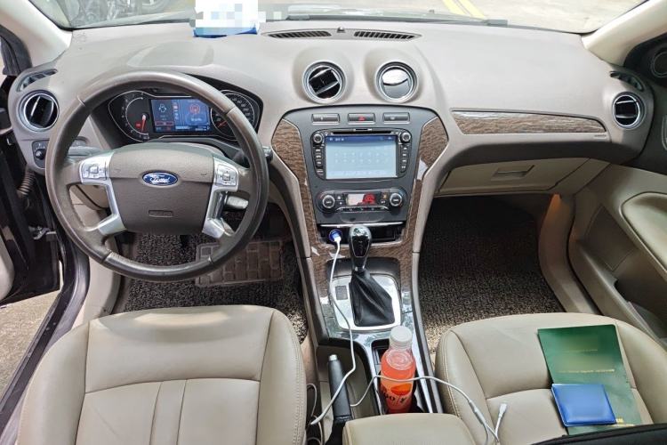 Used Ford Mondeo 2011 2.0L GTDi 200 Fashion Edition Center Console