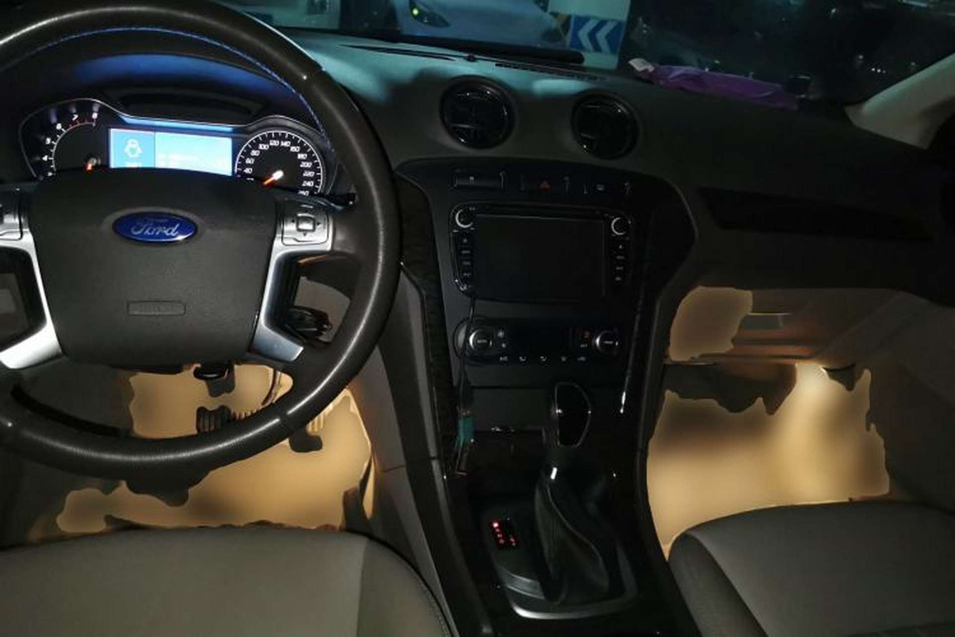 Used Ford Mondeo 2011 2.0L GTDi 200 Fashion Edition Center Console