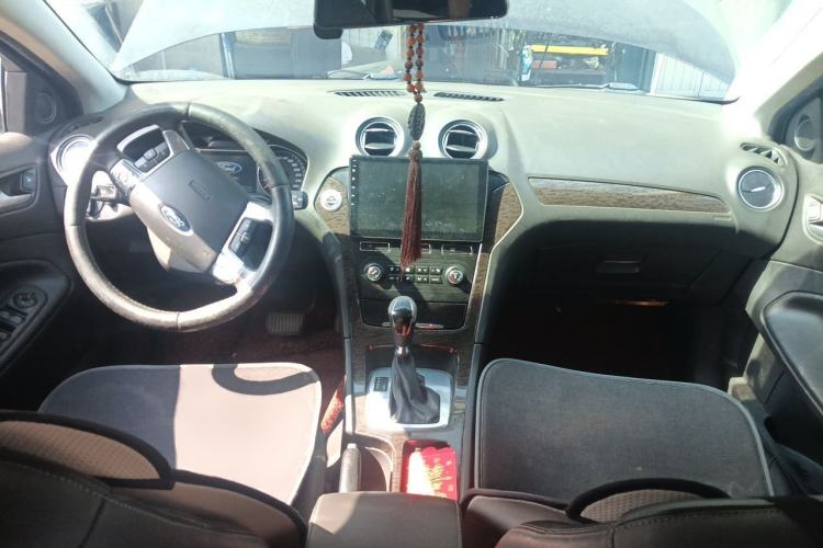 Used Ford Mondeo 2011 2.0L GTDi 200 Luxury Edition Center Console