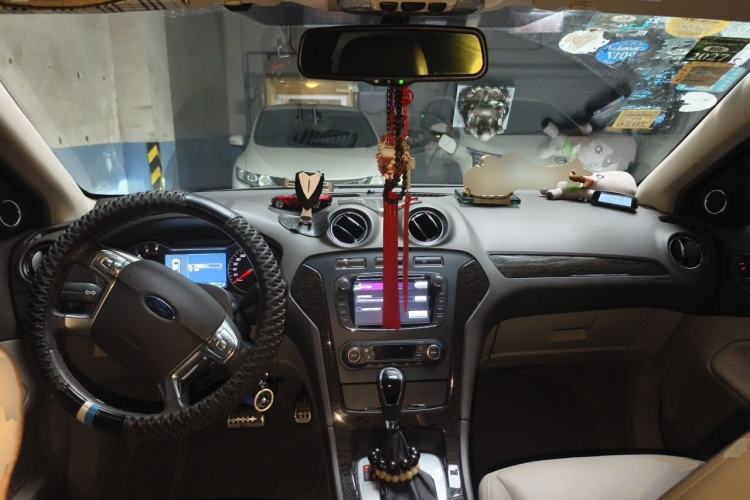 Used Ford Mondeo 2011 2.0L GTDi 200 Fashion Edition Center Console