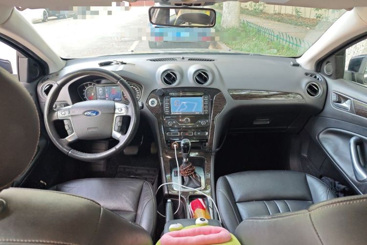 Used Ford Mondeo 2011 2.0L GTDi 200 Luxury Edition Center Console