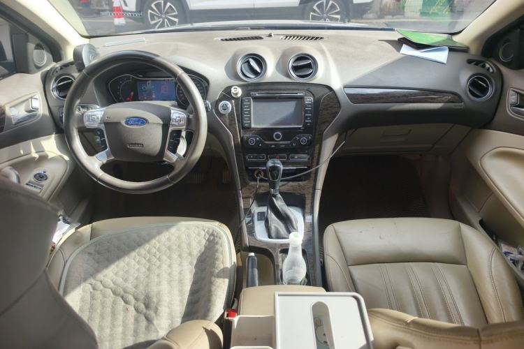 Used Ford Mondeo 2011 2.0L GTDi240 Ultimate Edition Center Console