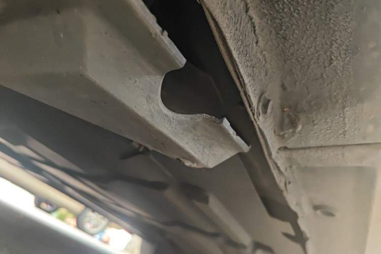 Used Ford Mondeo 2011 2.0L GTDi240 Ultimate Edition Chassis Front Left