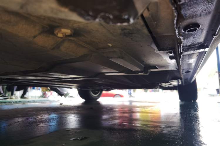 Used Ford Mondeo 2011 2.0L GTDi 200 Fashion Edition Chassis Front Left