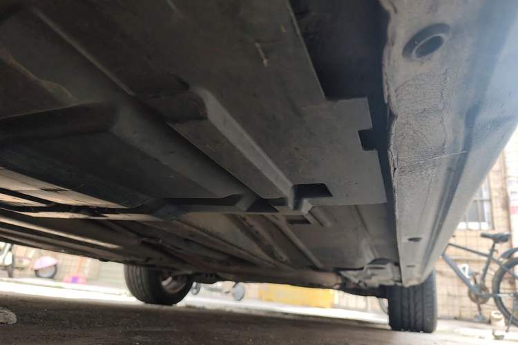 Used Ford Mondeo 2011 2.0L GTDi 200 Fashion Edition Chassis Front Left