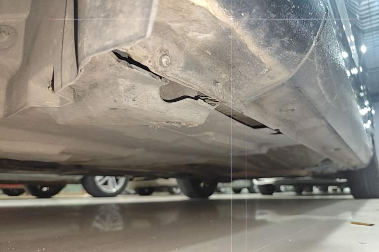 Used Ford Mondeo 2011 2.0L GTDi 200 Fashion Edition Chassis Front Left