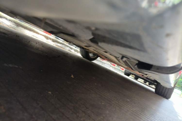Used Ford Mondeo 2011 2.0L GTDi240 Ultimate Edition Chassis Front Left