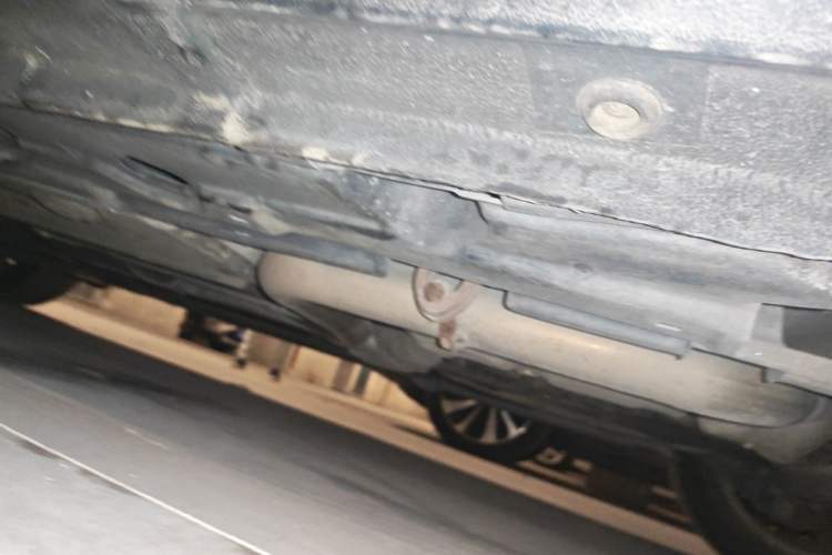 Used Ford Mondeo 2011 2.0L GTDi 200 Fashion Edition Chassis Rear Left
