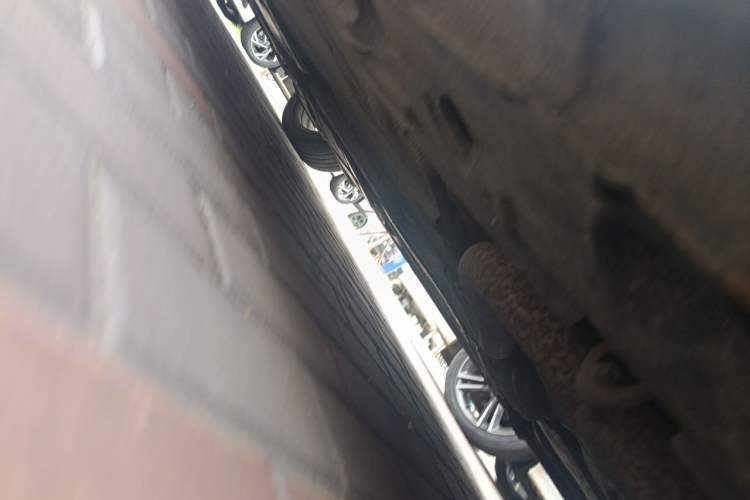 Used Ford Mondeo 2011 2.0L GTDi 200 Fashion Edition Chassis Rear Left