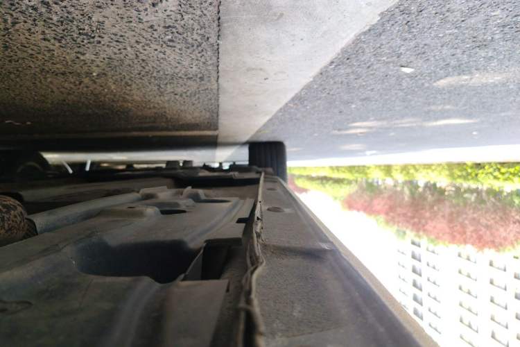 Used Ford Mondeo 2011 2.0L GTDi 200 Fashion Edition Chassis Rear Left