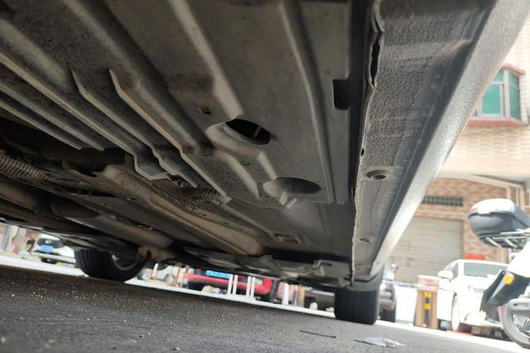 Used Ford Mondeo 2011 2.0L GTDi 200 Fashion Edition Chassis Rear Right
