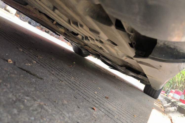 Used Ford Mondeo 2011 2.0L GTDi240 Ultimate Edition Chassis Rear Right