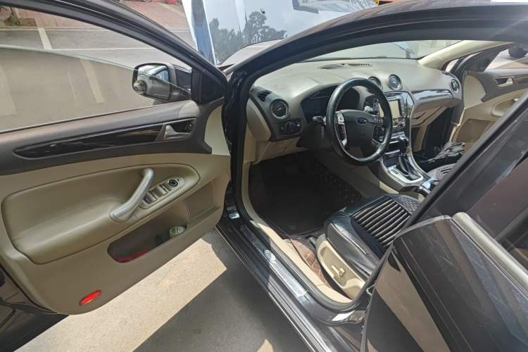 Used Ford Mondeo 2011 2.0L GTDi240 Ultimate Edition Driver Seat