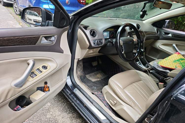 Used Ford Mondeo 2011 2.0L GTDi 200 Luxury Edition Driver Seat