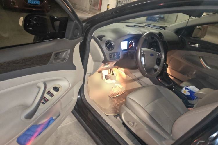 Used Ford Mondeo 2011 2.0L GTDi 200 Fashion Edition Driver Seat