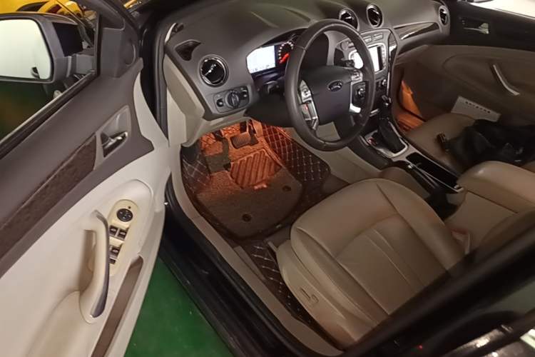 Used Ford Mondeo 2011 2.0L GTDi 200 Fashion Edition Driver Seat