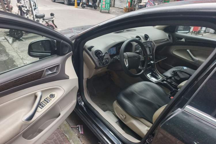Used Ford Mondeo 2011 2.0L GTDi 200 Fashion Edition Driver Seat