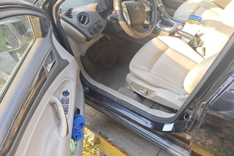 Used Ford Mondeo 2011 2.0L GTDi 200 Fashion Edition Driver Seat