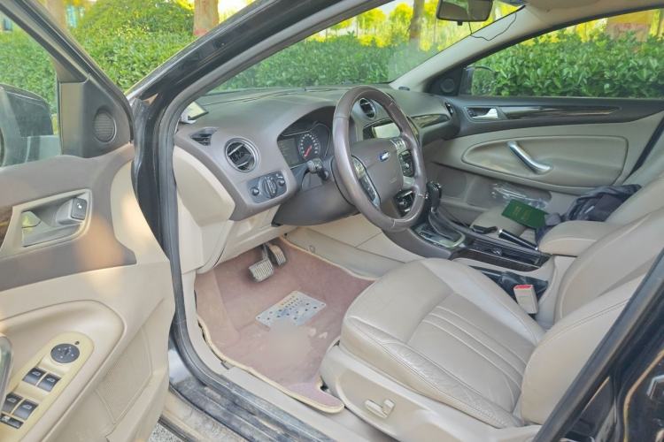 Used Ford Mondeo 2011 2.0L GTDi 200 Luxury Edition Driver Seat