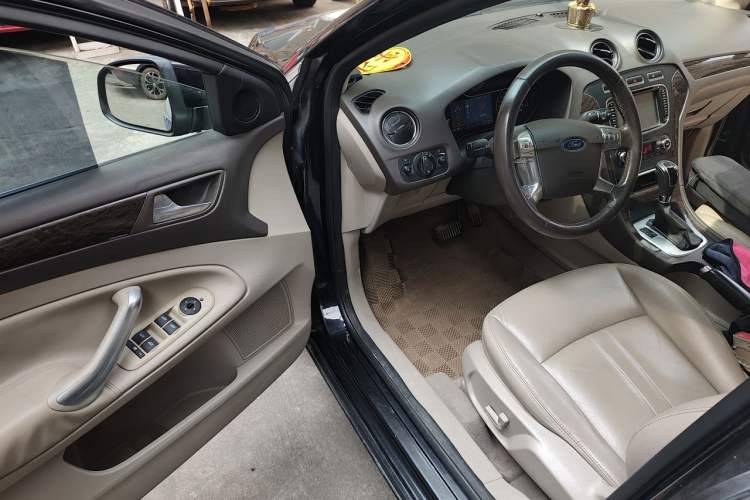 Used Ford Mondeo 2011 2.0L GTDi 200 Fashion Edition Driver Seat