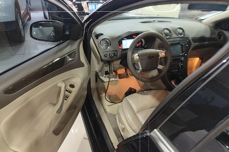 Used Ford Mondeo 2011 2.0L GTDi 200 Fashion Edition Driver Seat