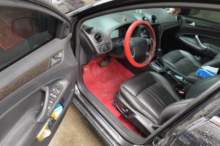 Used Ford Mondeo 2011 2.0L GTDi 200 Luxury Edition Driver Seat