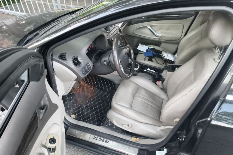 Used Ford Mondeo 2011 2.0L GTDi 200 Fashion Edition Driver Seat