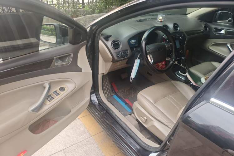 Used Ford Mondeo 2011 2.0L GTDi 200 Fashion Edition Driver Seat