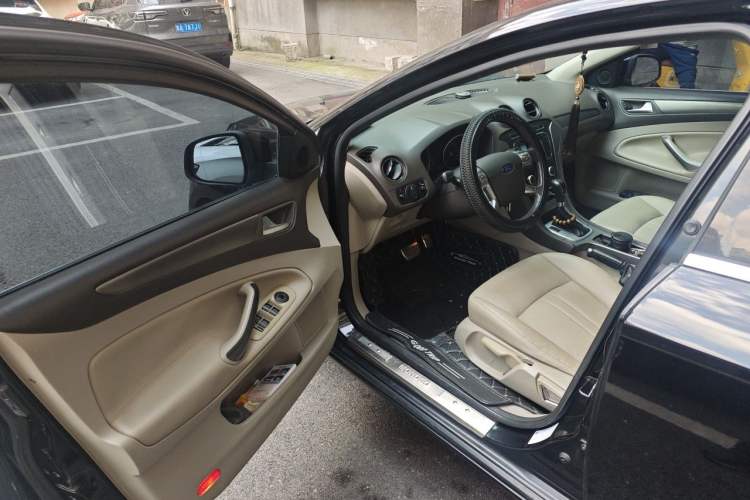 Used Ford Mondeo 2011 2.3L Luxury Model Driver Seat