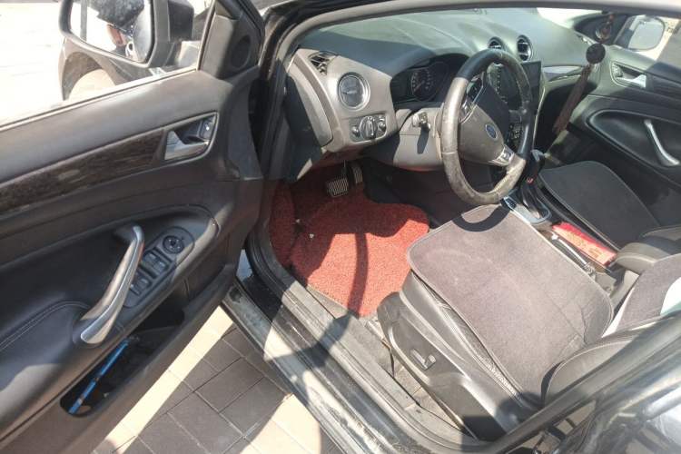 Used Ford Mondeo 2011 2.0L GTDi 200 Luxury Edition Driver Seat