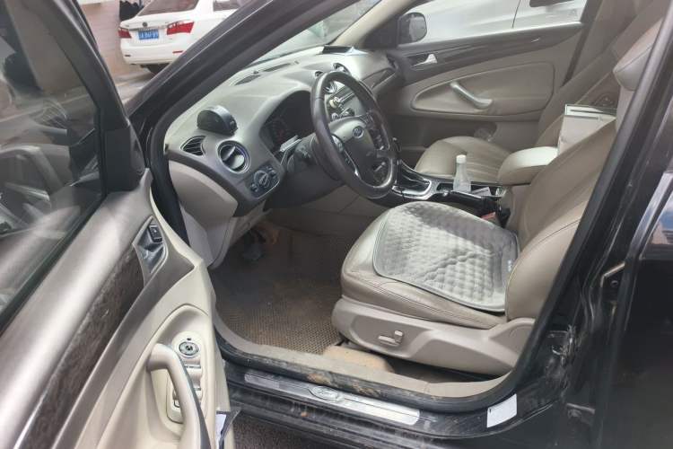 Used Ford Mondeo 2011 2.0L GTDi240 Ultimate Edition Driver Seat