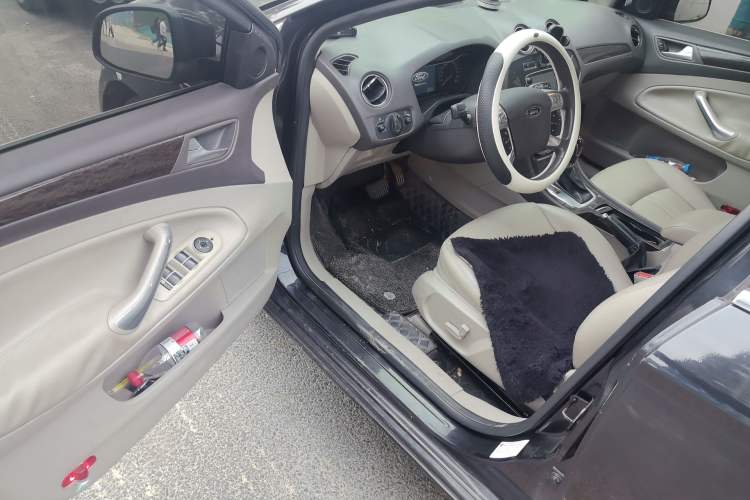 Used Ford Mondeo 2011 2.0L GTDi 200 Fashion Edition Driver Seat