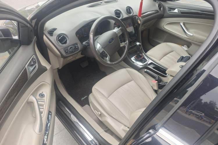 Used Ford Mondeo 2011 2.0L GTDi240 Ultimate Edition Driver Seat