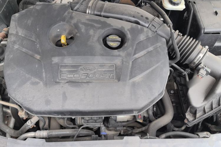 Used Ford Mondeo 2011 2.0L GTDi 200 Luxury Edition Engine Bay