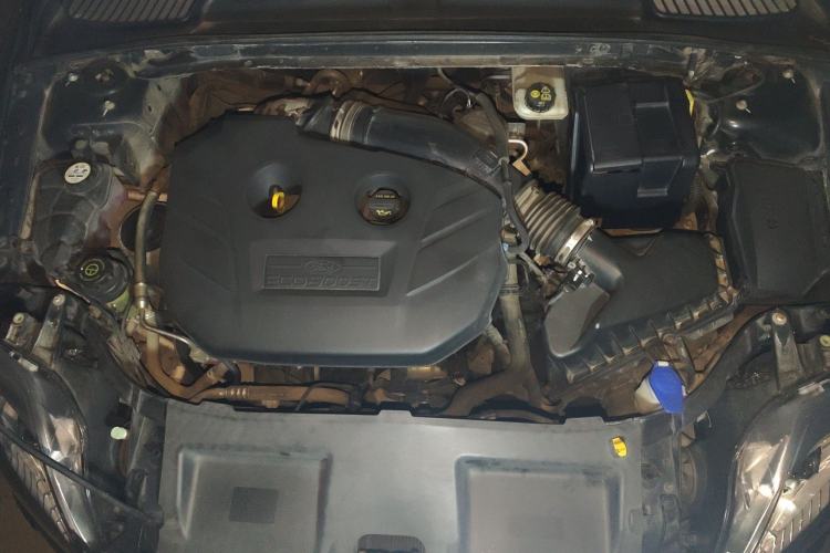 Used Ford Mondeo 2011 2.0L GTDi 200 Luxury Edition Engine Bay