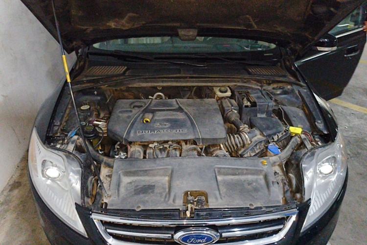 Used Ford Mondeo 2011 2.3L Luxury Model Engine Bay
